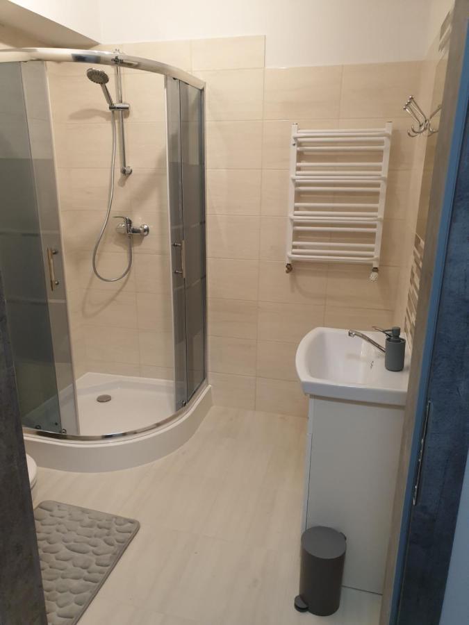 Motel Na Stacji Paliw Ustronie Morskie Ngoại thất bức ảnh