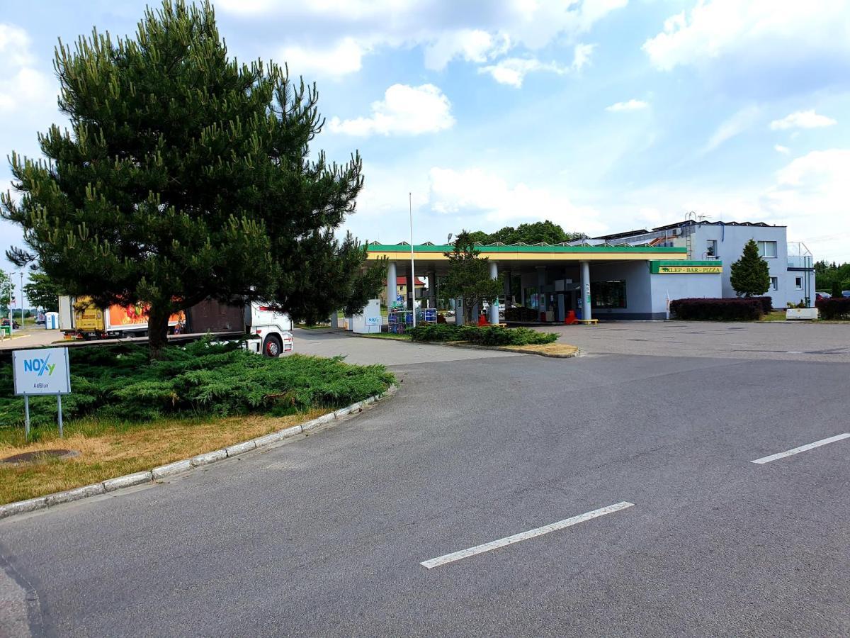 Motel Na Stacji Paliw Ustronie Morskie Ngoại thất bức ảnh