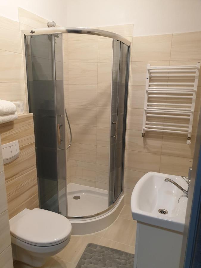 Motel Na Stacji Paliw Ustronie Morskie Ngoại thất bức ảnh